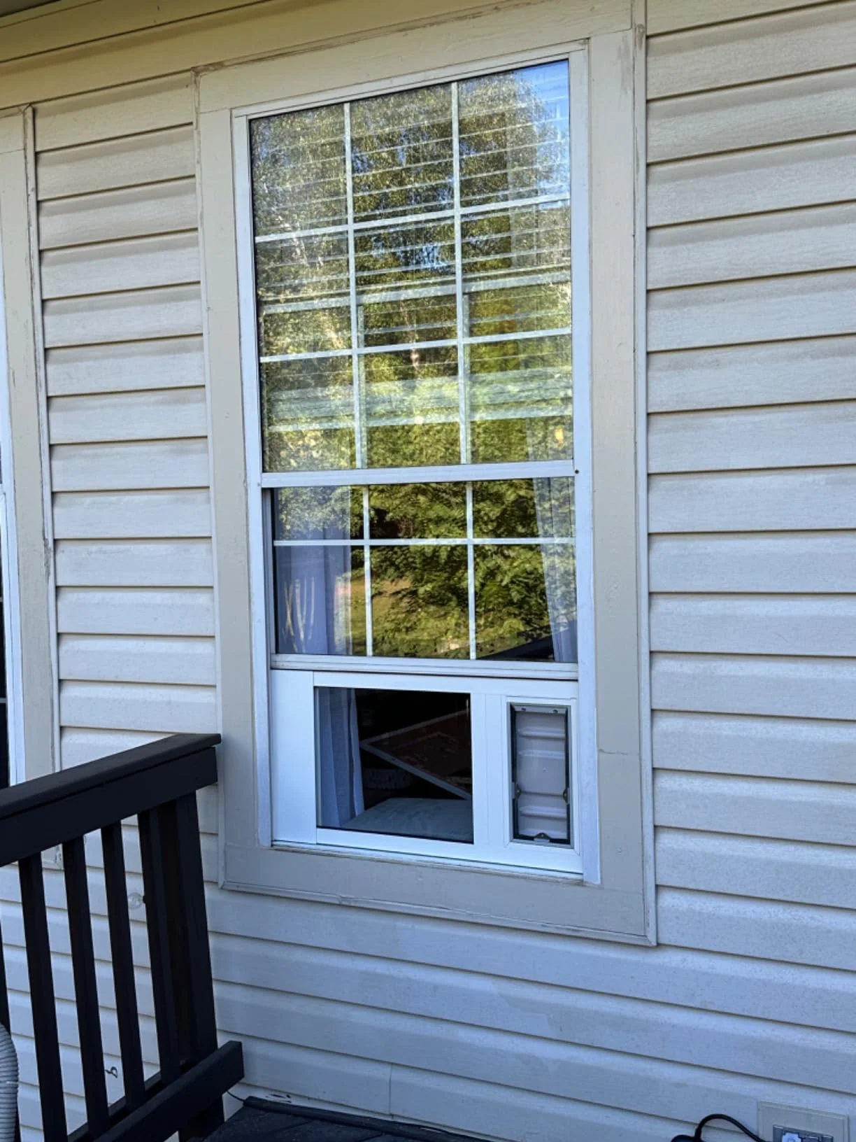 Liberty Pet Door for White Sash Windows - Image 8